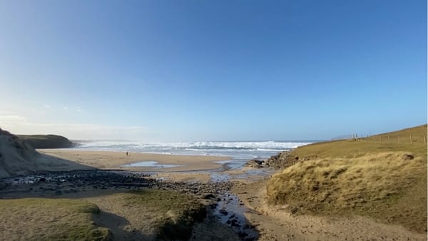 An expansive view of Tràigh Shanndaidh in Ness. 